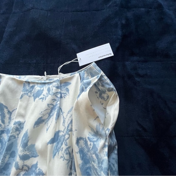 Reformation Lucy Skirt in Courtier - Picture 8 of 12